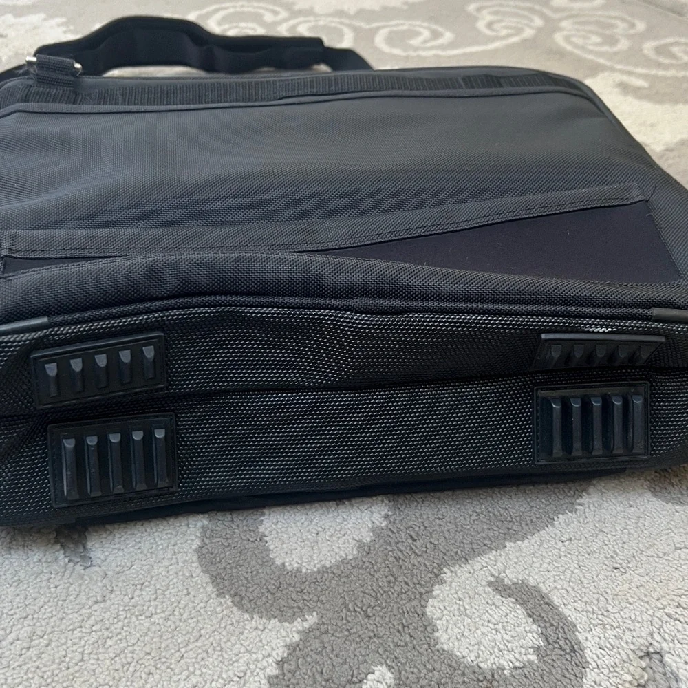 Black Men's Laptop Briefcase Shoulder Bag, tons of compartments, umbrella holder